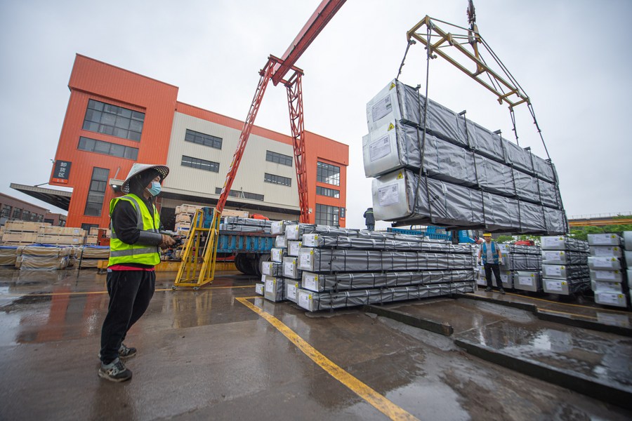 Title: Exploring the Wide Range of Hardware and Building Materials at Hangzhous Wholesale Markets
