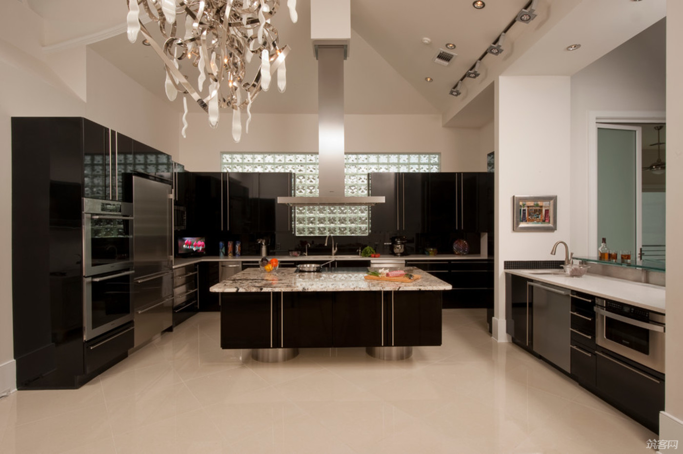 Black Kitchen Hardware: A Guide to the Essential Elements