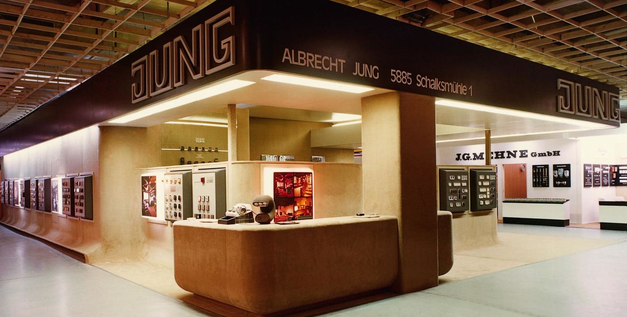 The Story of Shunping Hardware Store