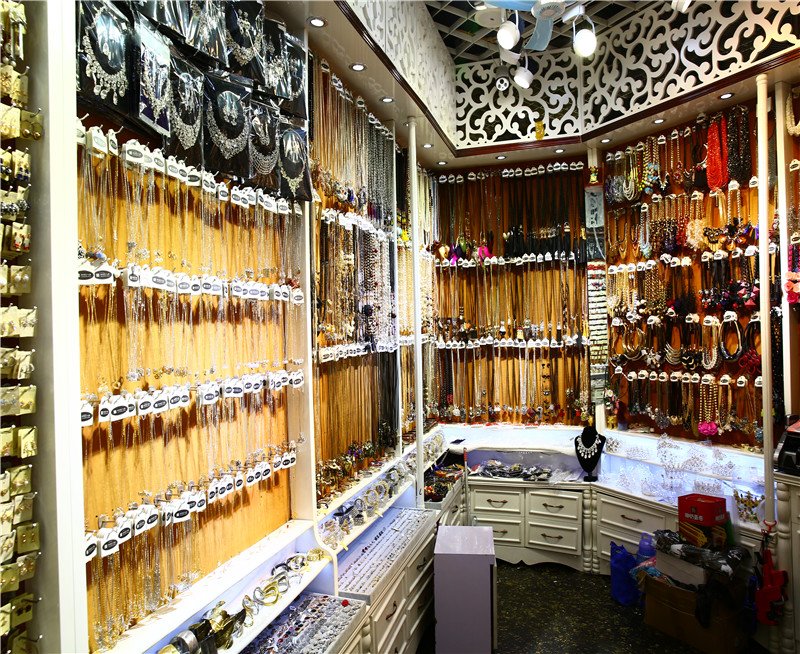 Zhaoqing Hardware Store: A Quintessential五金店