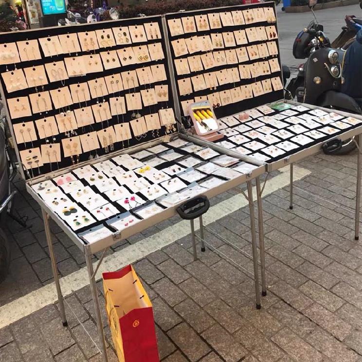 摆摊箱五金配件，满足你的各种需求