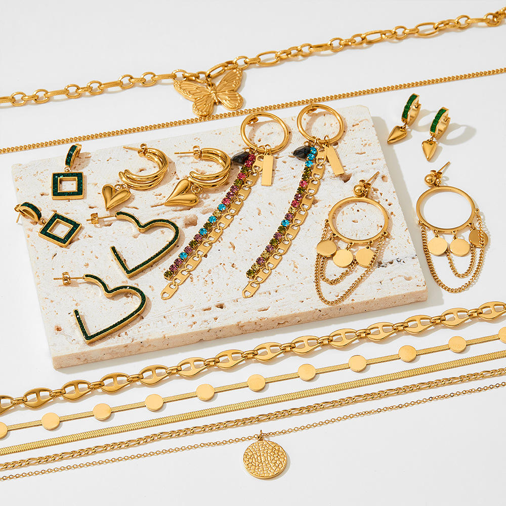 String Jewelry: Five Golden Accessories That Dont Fade
