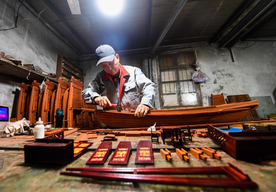 Customized Chaozhou Hardware Hinges: A Craftsmanship in Detail