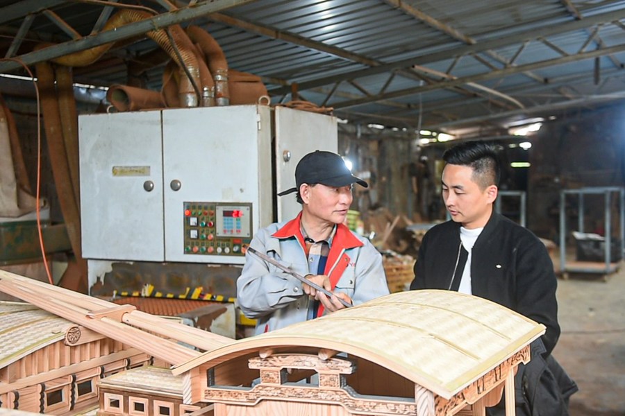 Customized Chaozhou Hardware Hinges: A Craftsmanship in Detail