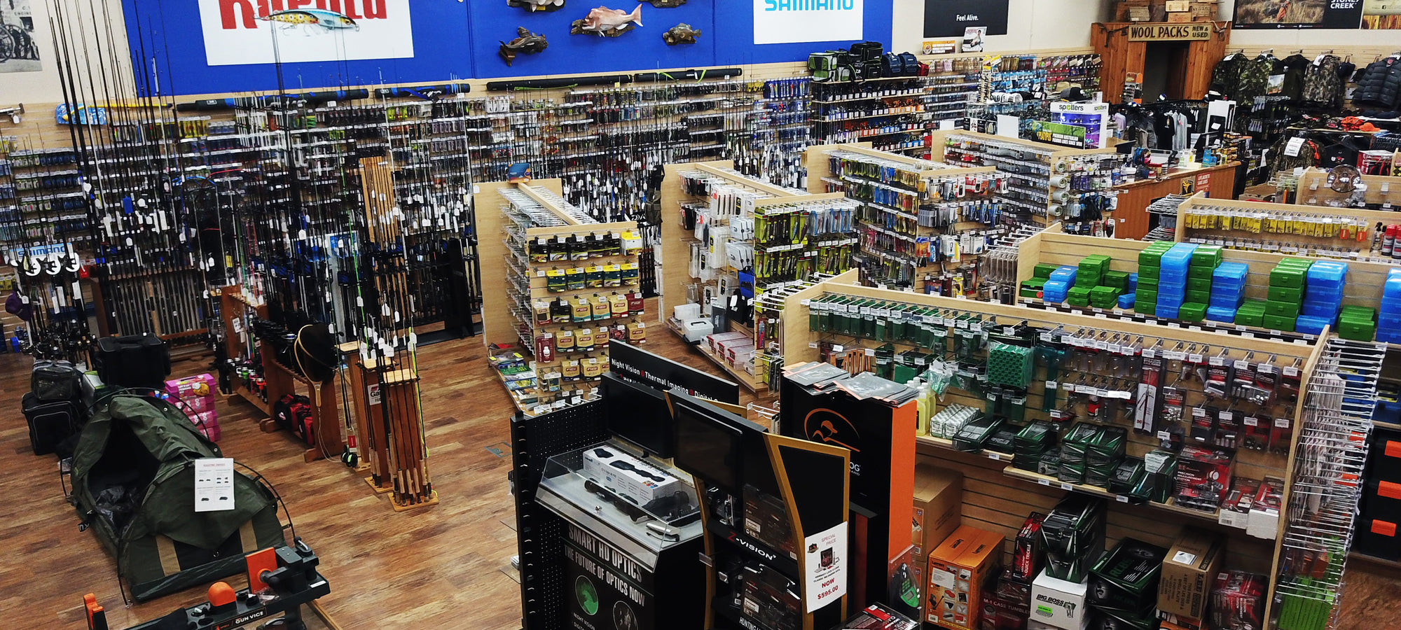 Title: The Convenience of Hardware Stores around the五金店