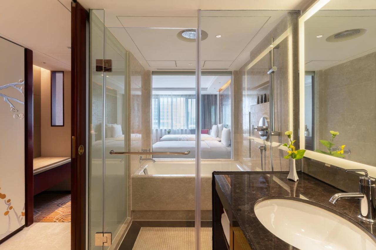 Guangdong Customized Hardware Hotel Wardrobe