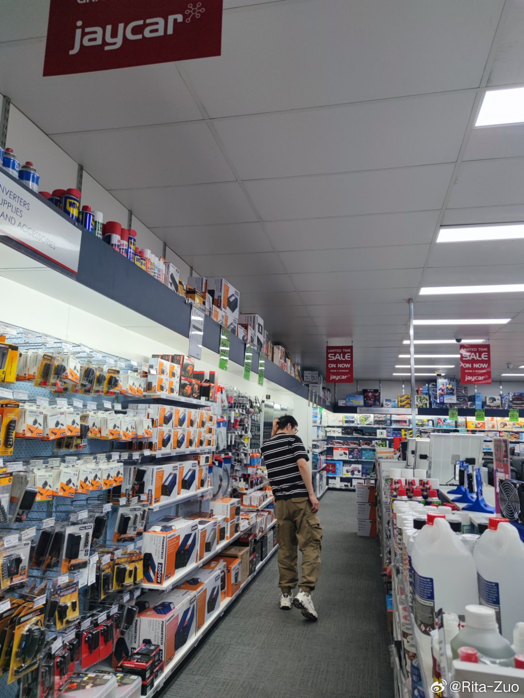 Title: Why五金店 Are Expanding into Hardware Stores