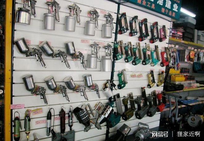 包头五金店，从起源到繁荣