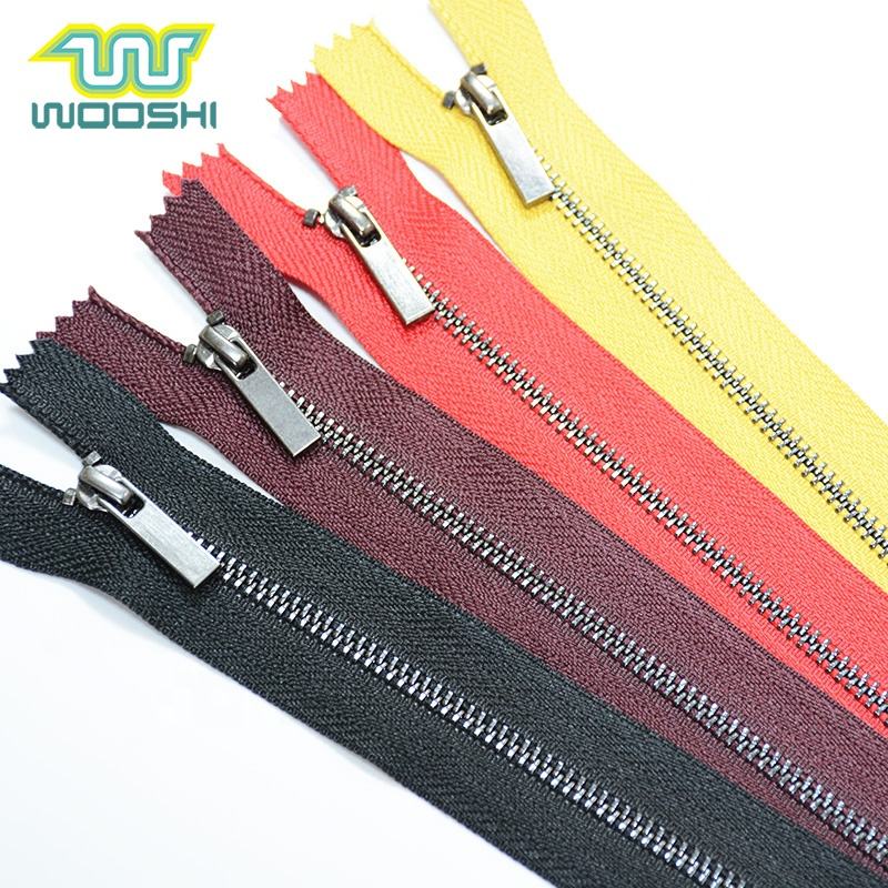 Title: Dashun Zipper Hardware Components Co., Ltd.