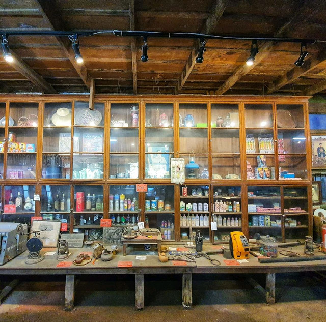 The Story of Pingchang Hardware Store