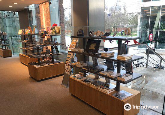 The Story of Jinhu Hardware Store