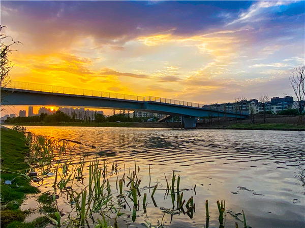 The Wholesale of Wujin Products in Yisu River
