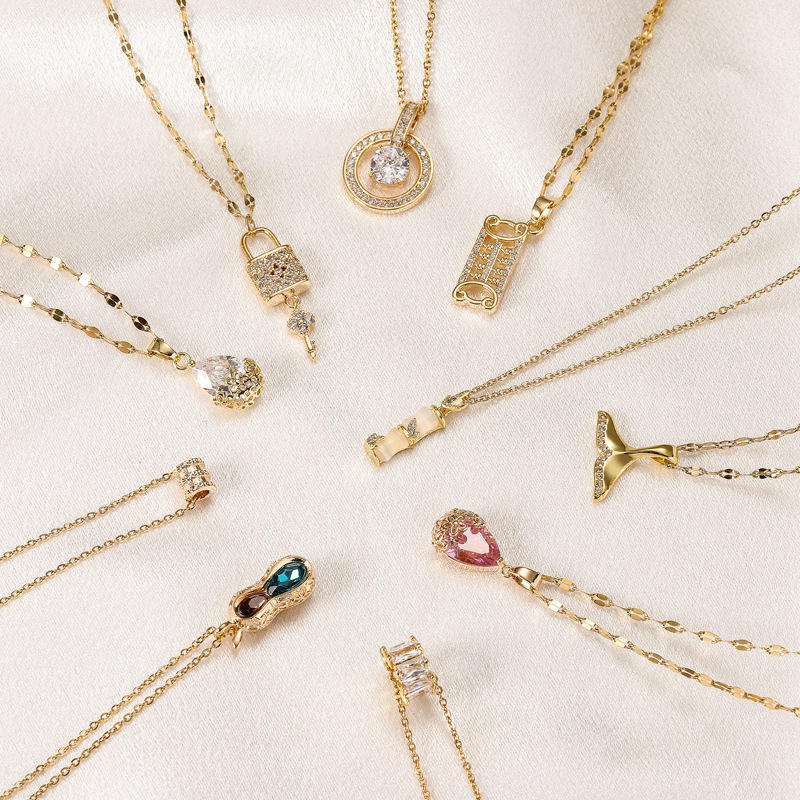Glass and Metal Brand Necklaces: A Unique Blend of Fashion and Jewelry