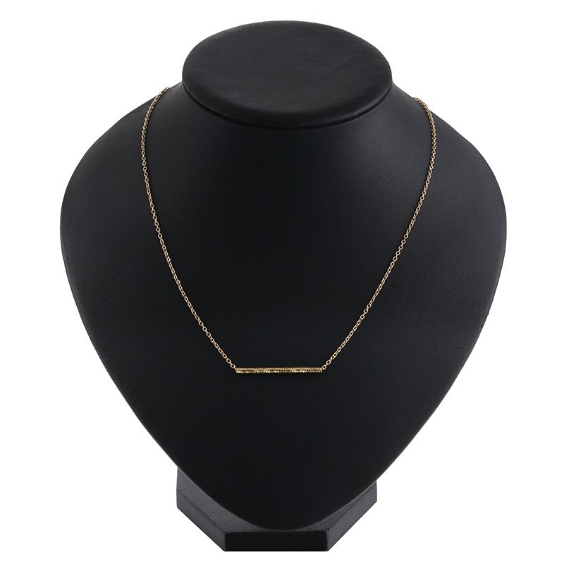 Glass and Metal Brand Necklaces: A Unique Blend of Fashion and Jewelry