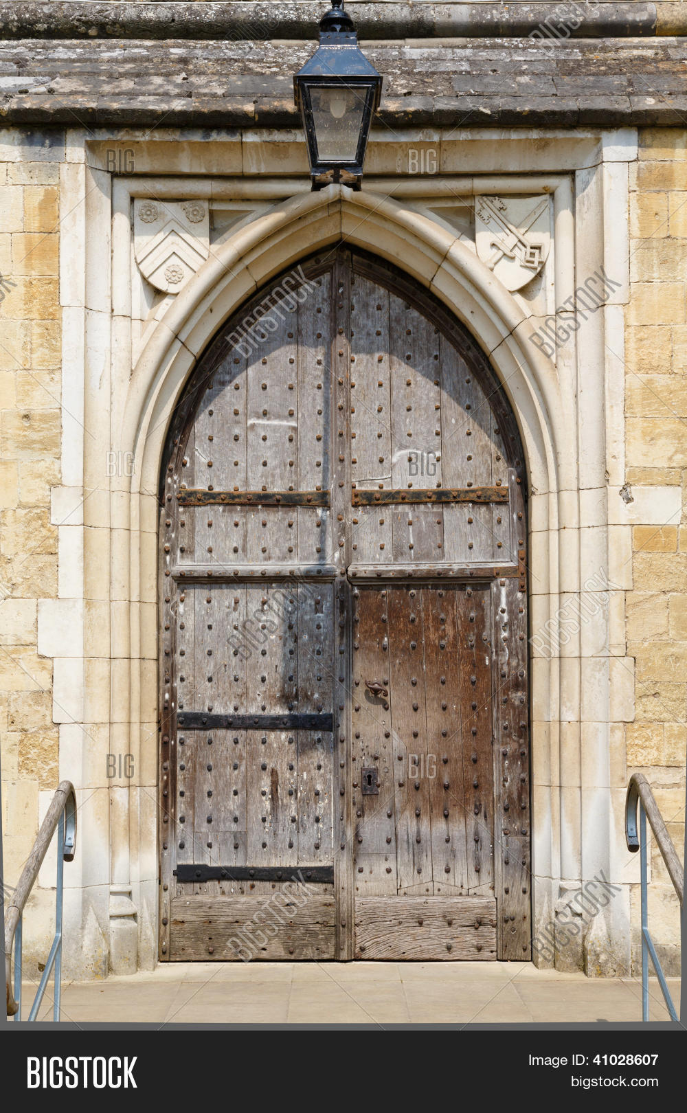 The Evolution of Wooden Door Hardware in Ancient Times