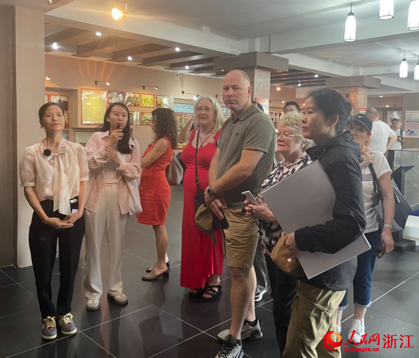 Wenzhou’s Delicate Girls: A Journey into the World of Hardware Manufacturers