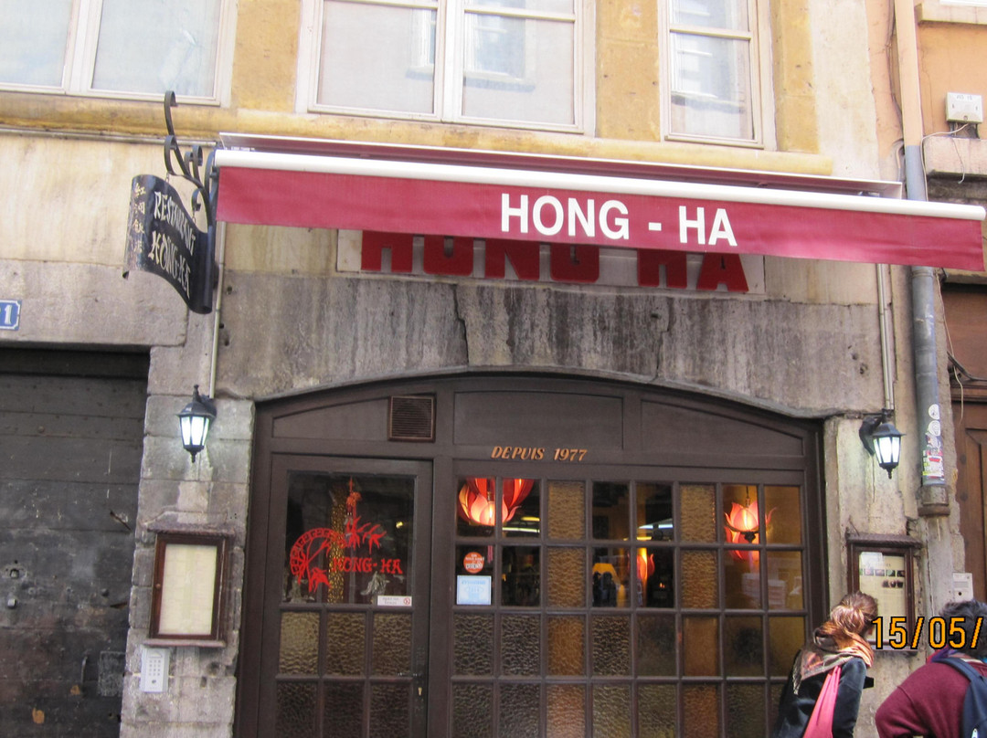 Where is Ningbo Hongtang Hardware Store?