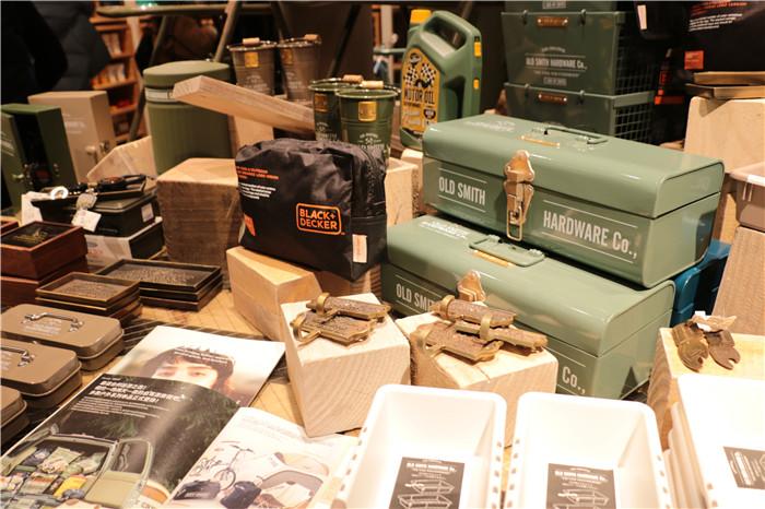 Book City Road: The Name of the Hardware Store