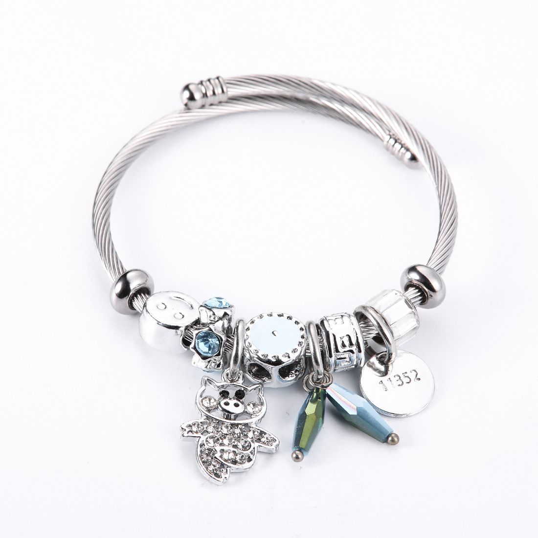 Top Traditional Hand Bracelet Brands with Ancient Craftsmanship in Metals