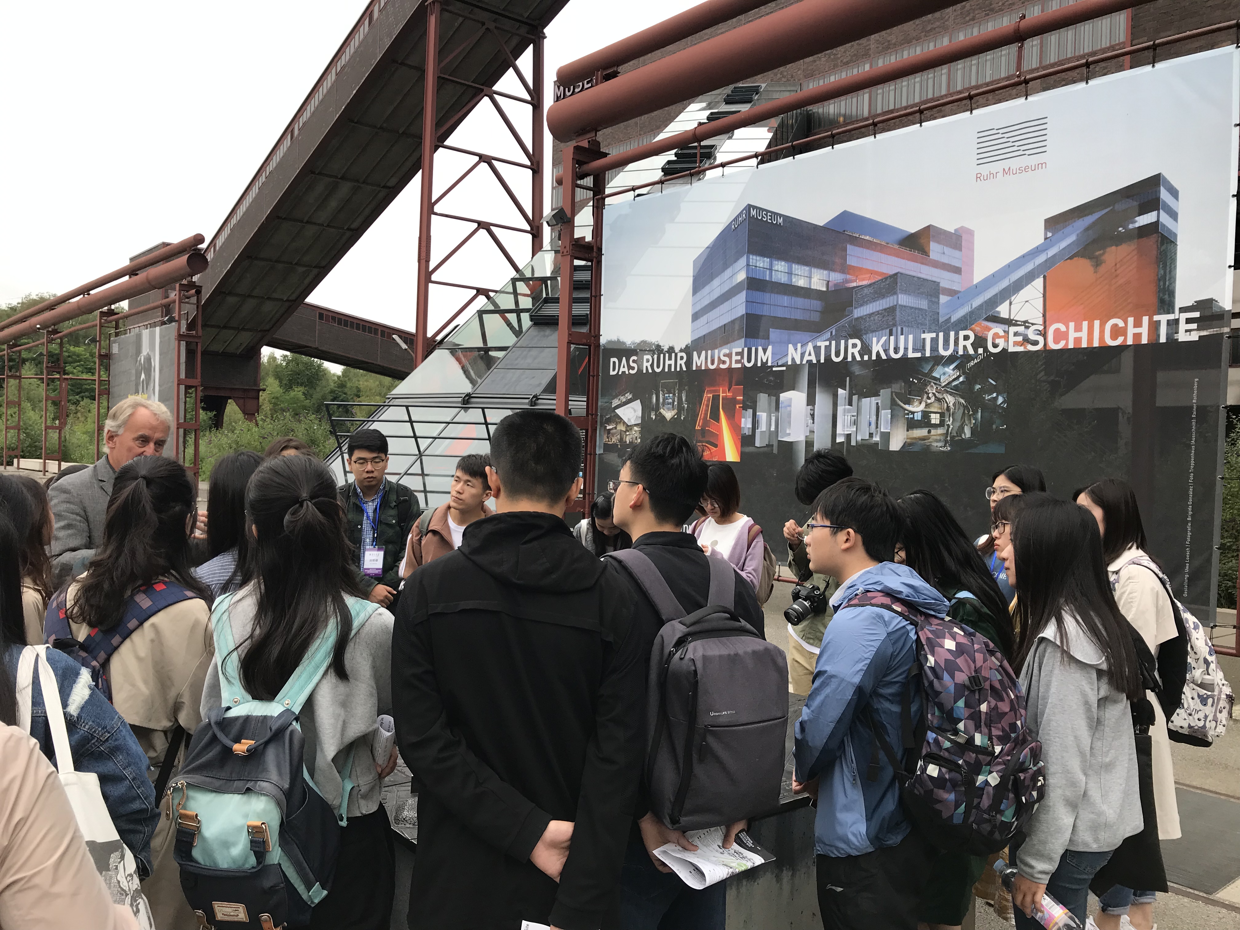 Exploring the Marvels of Nanjings Mineral Depot: A Glance at Nanjing Mining Hardware Store