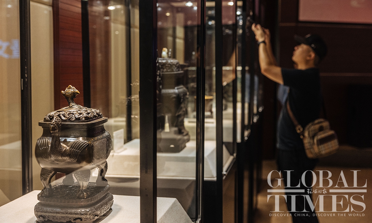 The Timeless Allure of Wang Gao Hardware Store: A Masterpiece of Traditional Chinese Business