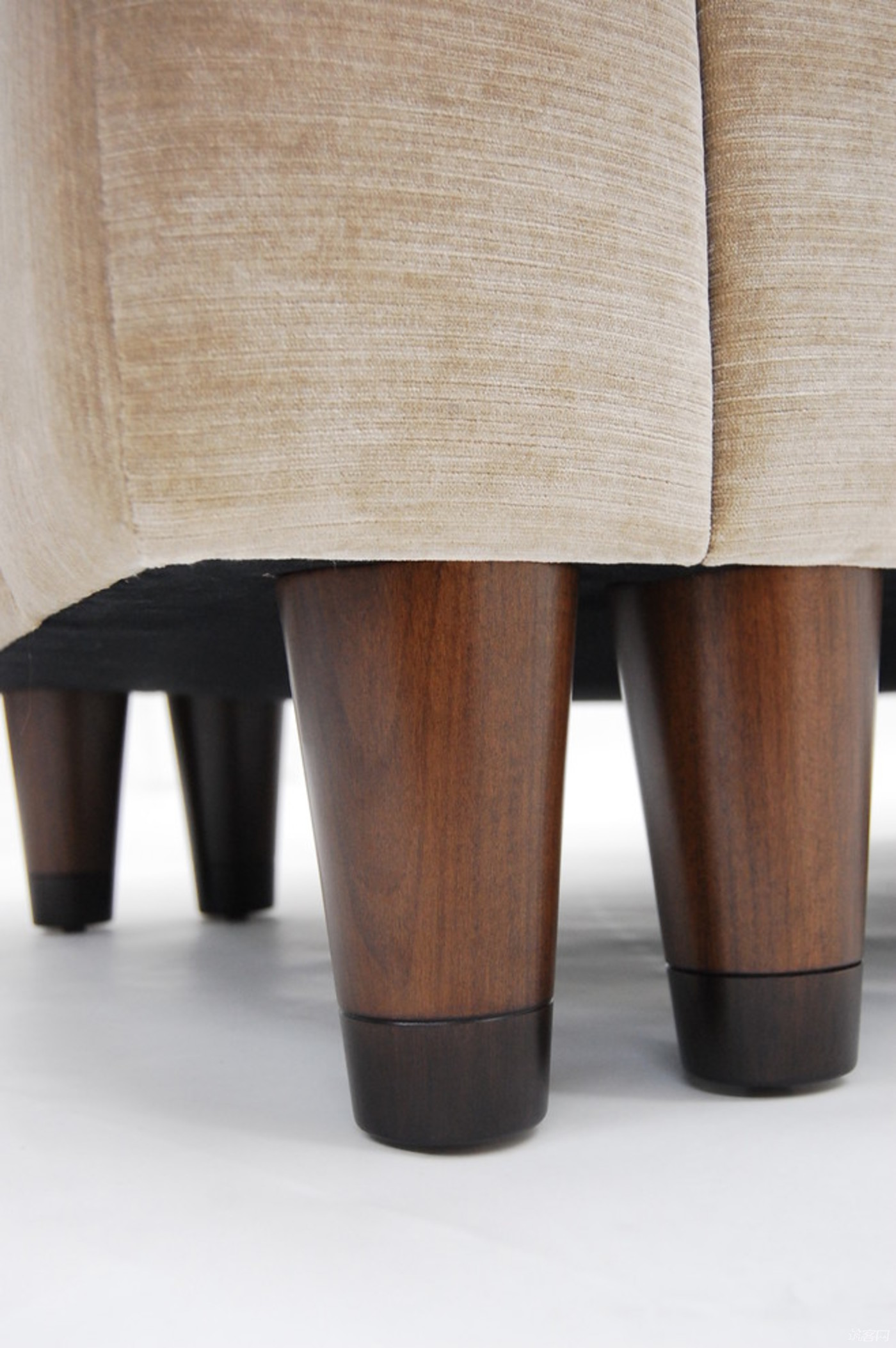 Custom Sofa Hardware: The Ultimate Guide