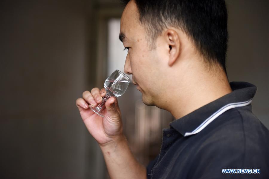 Creating a Unique Wine Experience with Lichuang Hardware Maotai Custom-Made Liquor