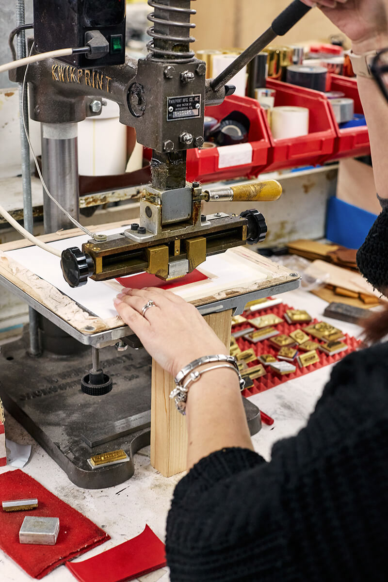 Crafting Excellence: An Overview of Qingxi Mold Hardware and Accessories