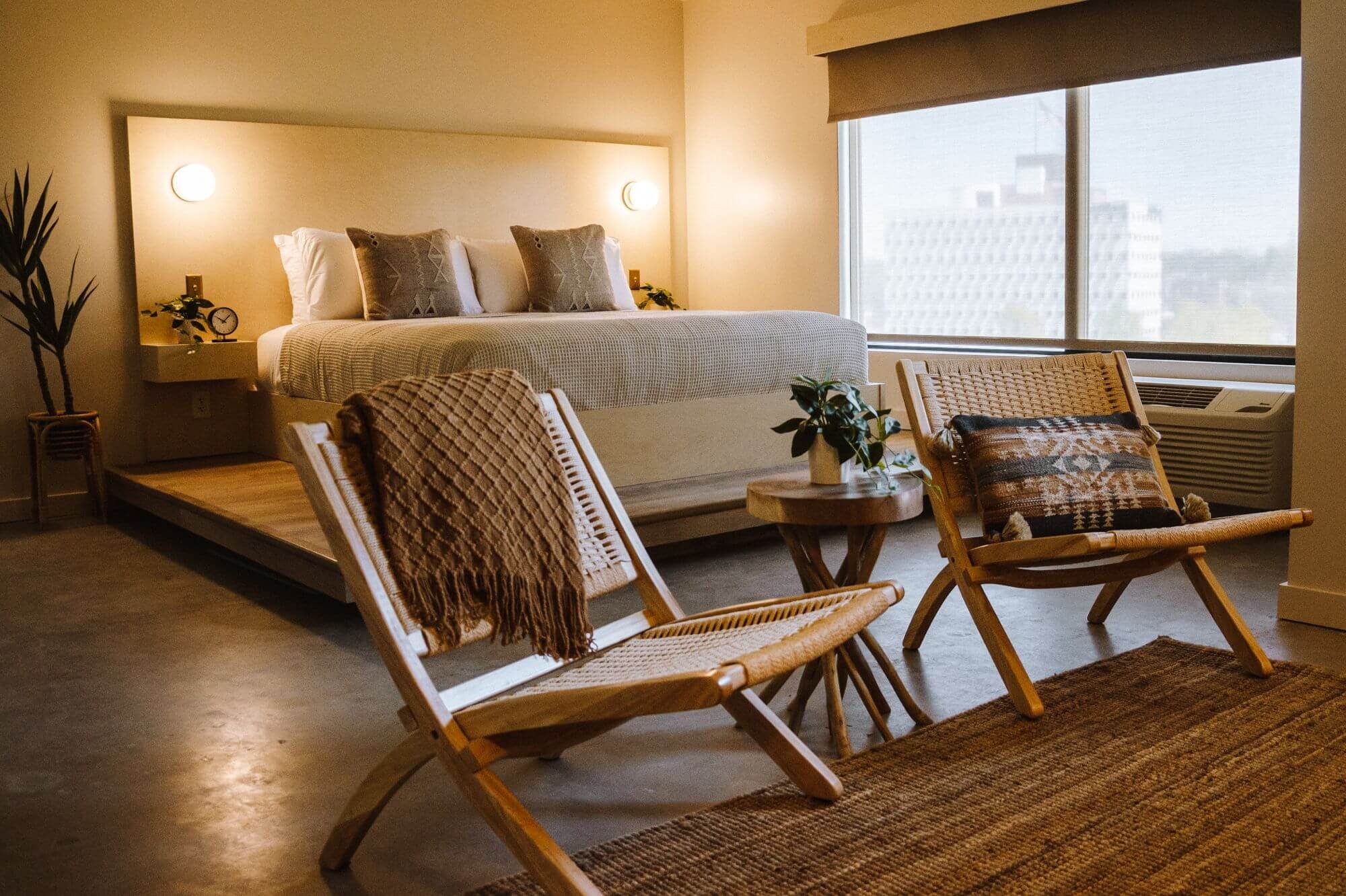 Relaxing Escapes at Yijia Hardware Store: A Haven for Home Improvement Enthusiasts