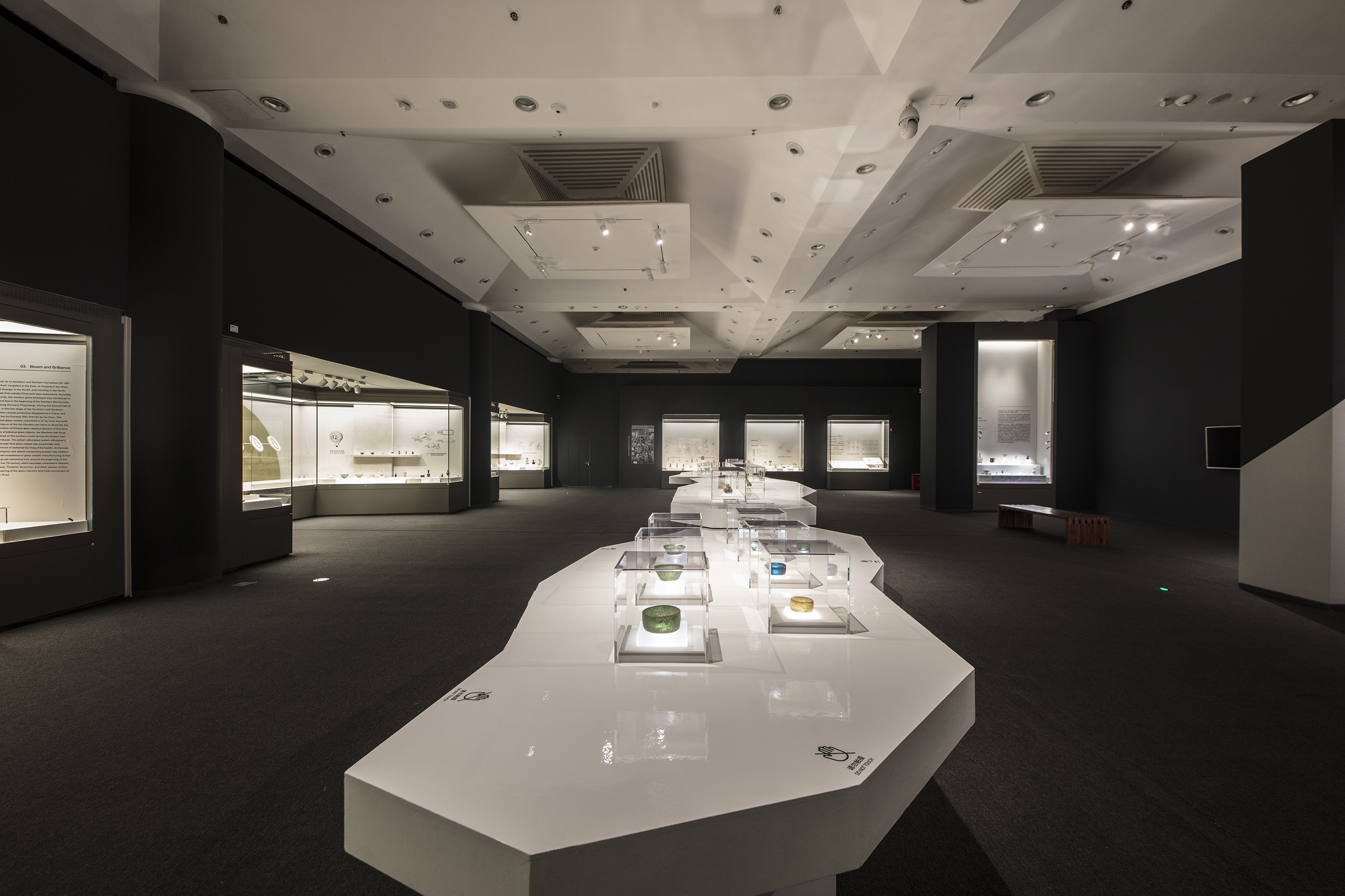 Customized Exhibition Hall Hardware: The Ultimate Guide