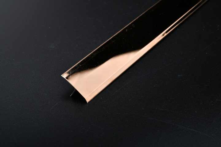 Crafting Custom Metal Corner Guards: A Comprehensive Guide to五金护角定制