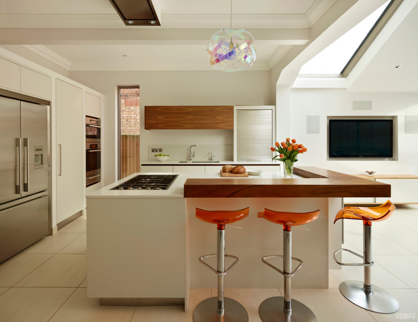 The Future of Kitchen Cabinet Voice-Controlled Smart Hardware