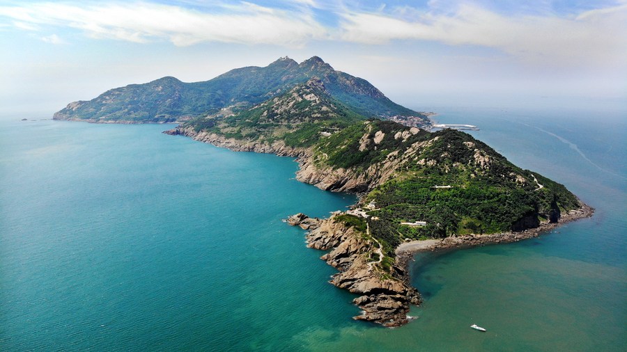 Where Are the Hardware Manufacturers on Luhuandao Island?