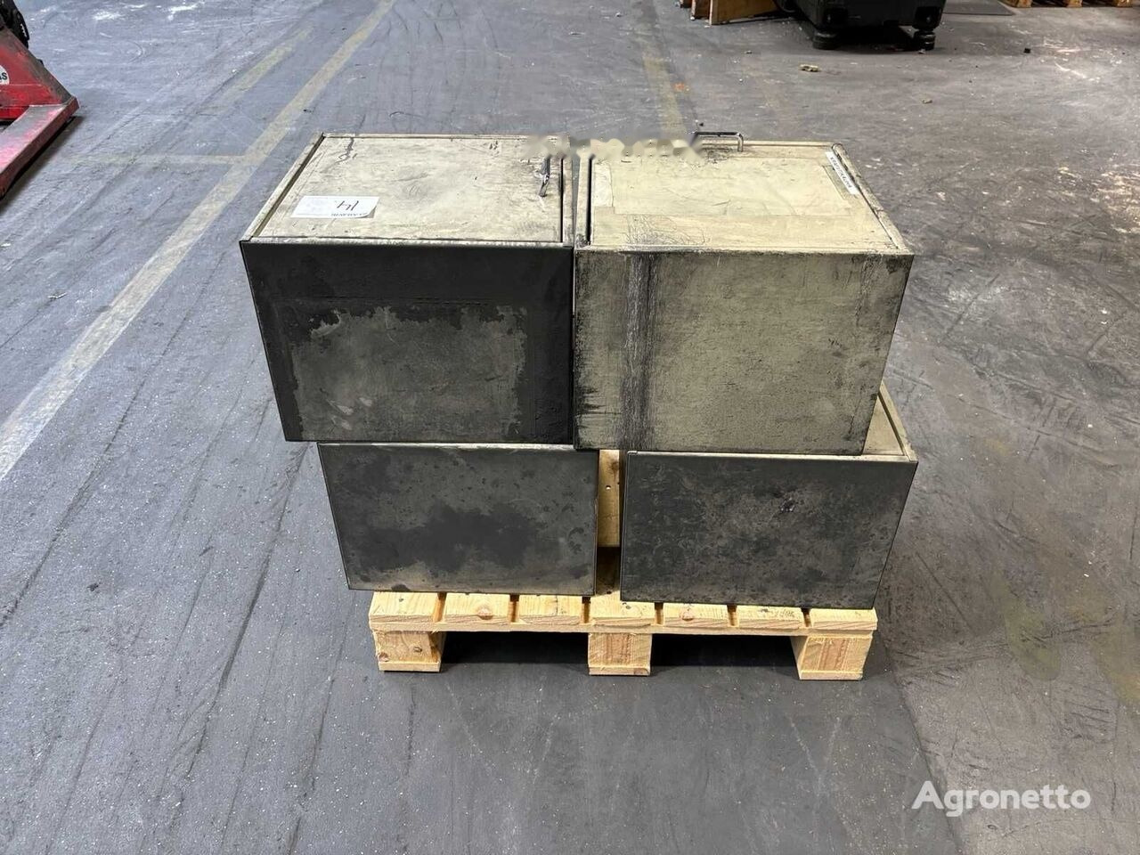 Customizing a Five-Metal Box