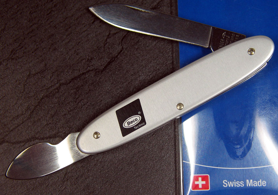 The Alluring World of Hardware Stores: A Glimpse into the Enchanting World of Stationery Knives