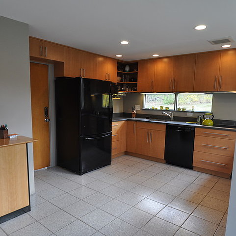 Customizing Minimalist Kitchen Racks with Narrow五金 Components for Efficient Storage Solutions