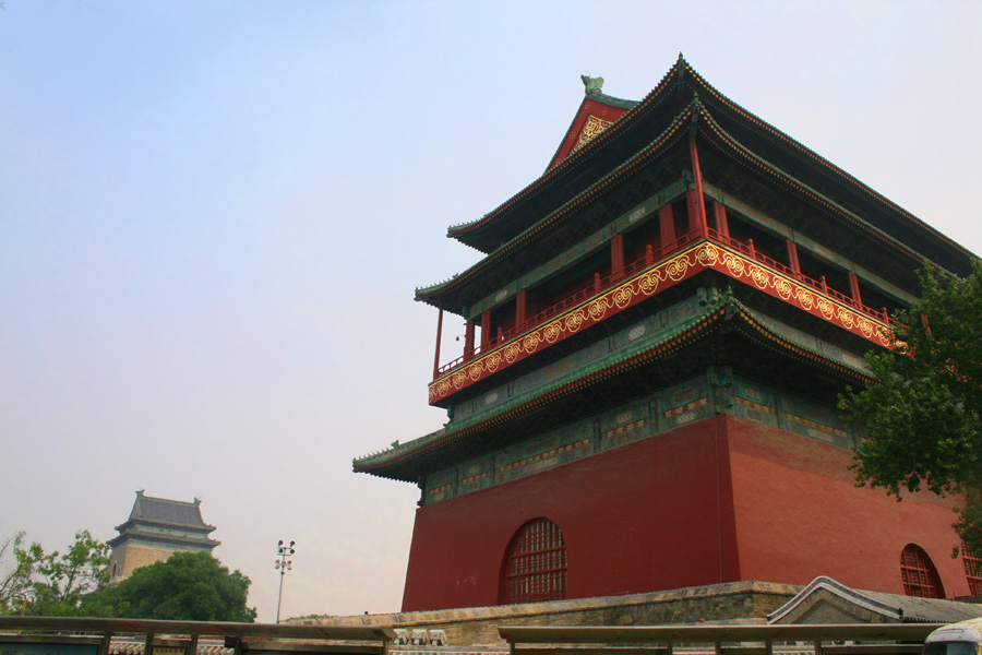 The Marvelous Drum Tower Hardware Wholesale Market