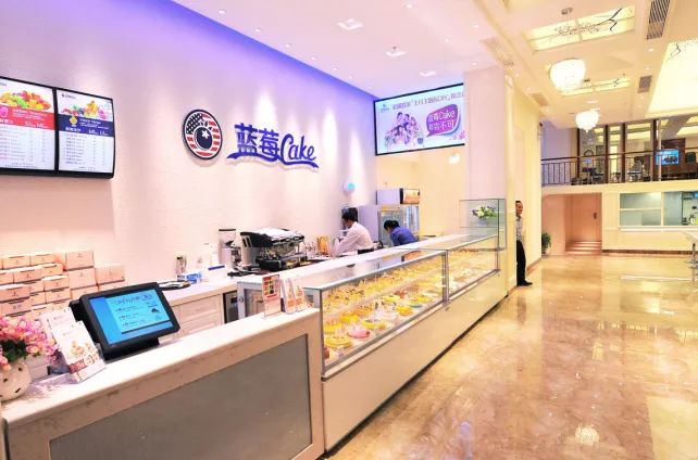 五金店有刷大门油漆吗？