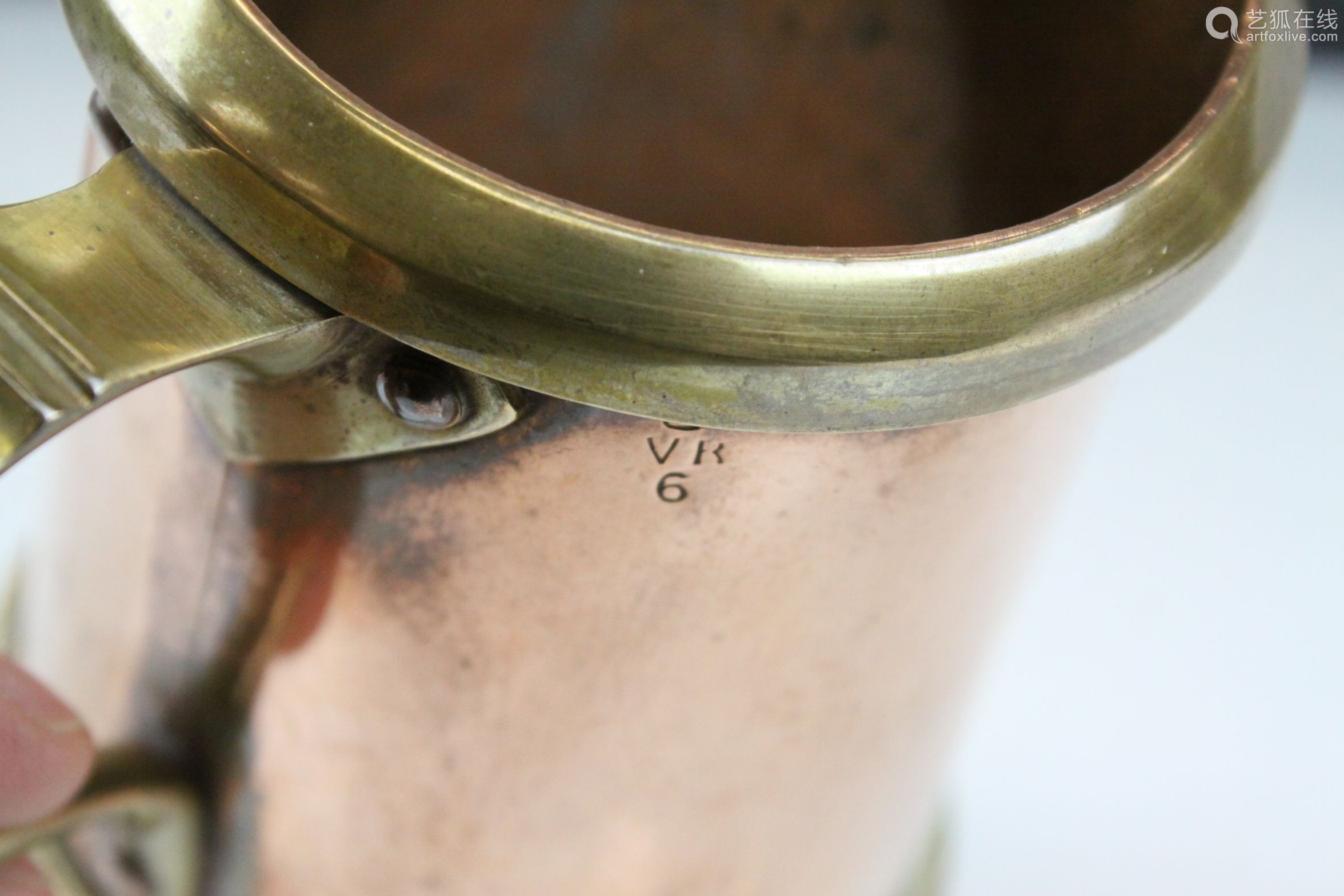 Reminiscing the Past: An Overview of Antique Brass Hardware Manufacturers