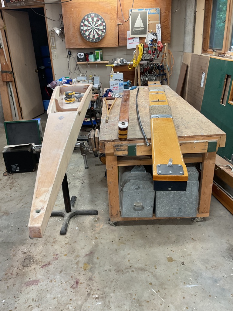 The Art of Woodworking: Exploring the Importance and Utilization of Metal Hardware for木工桌