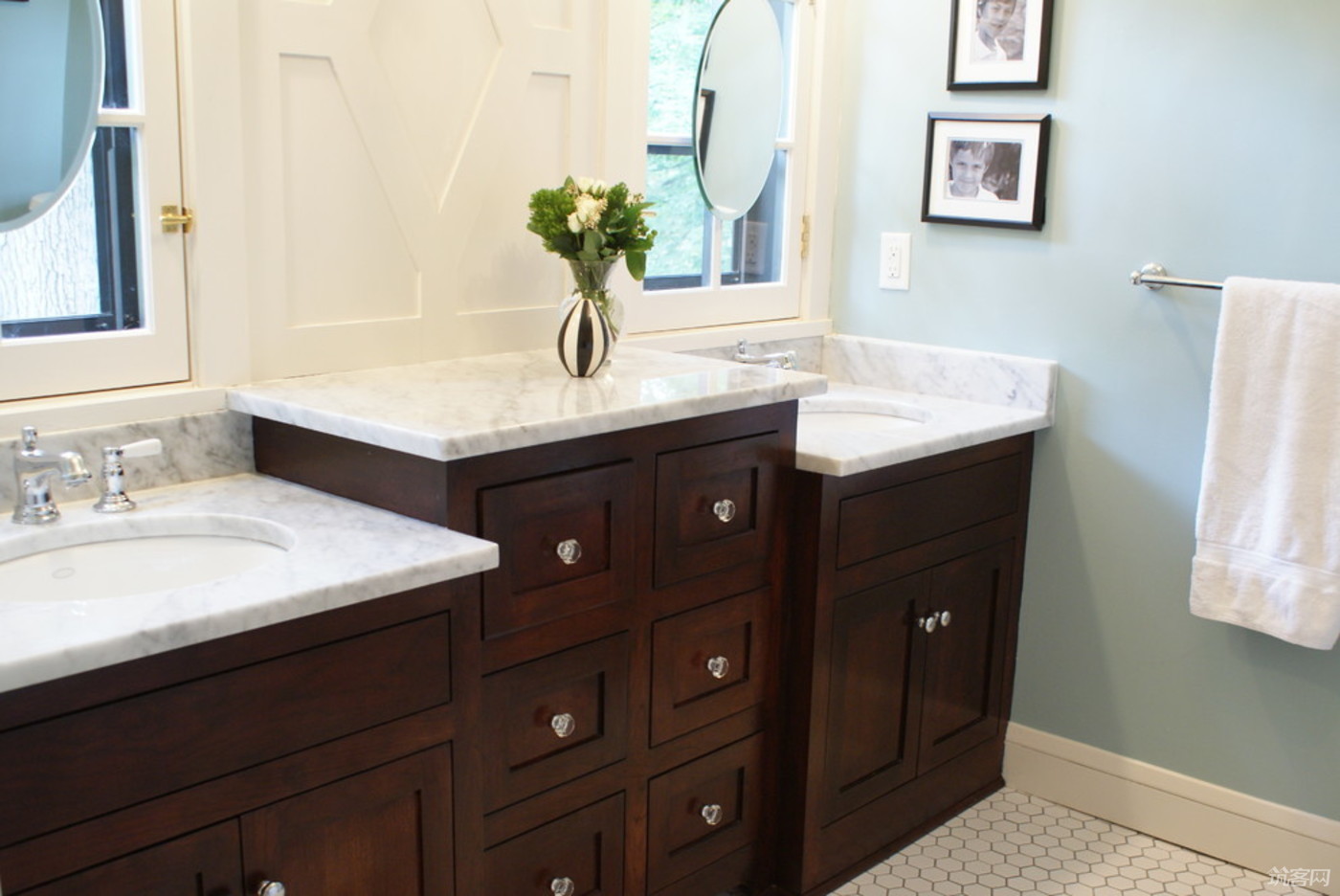 Top Bathroom Hardware Accessories and Backpacks for Students