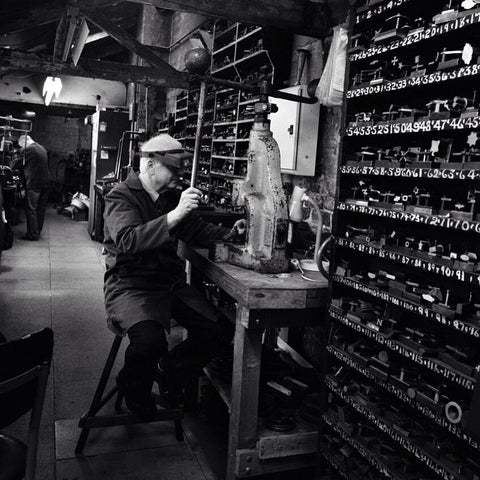The Mysterious Allure of Hardware Stores: Unraveling the Enigma of五金店