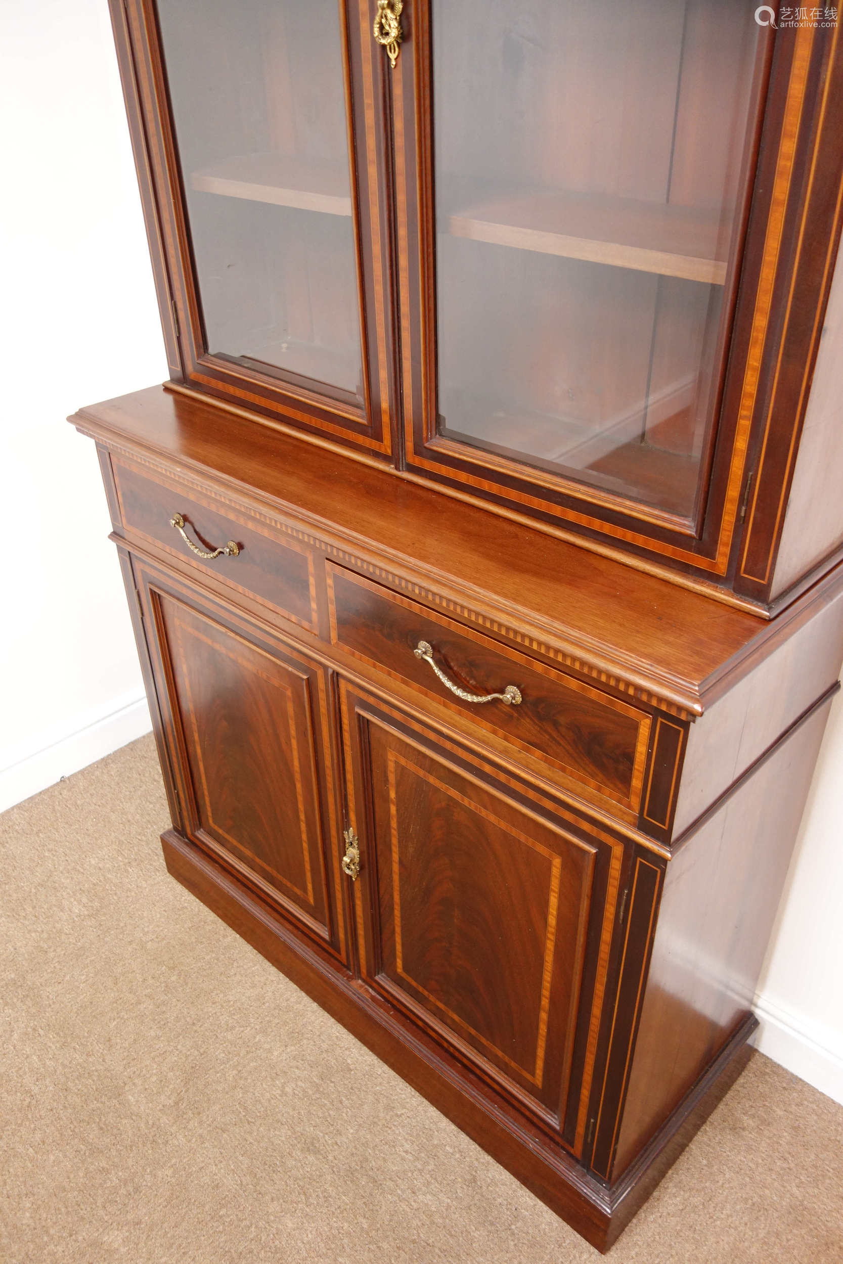Is Custom Cabinet Hardware Extra Charged?