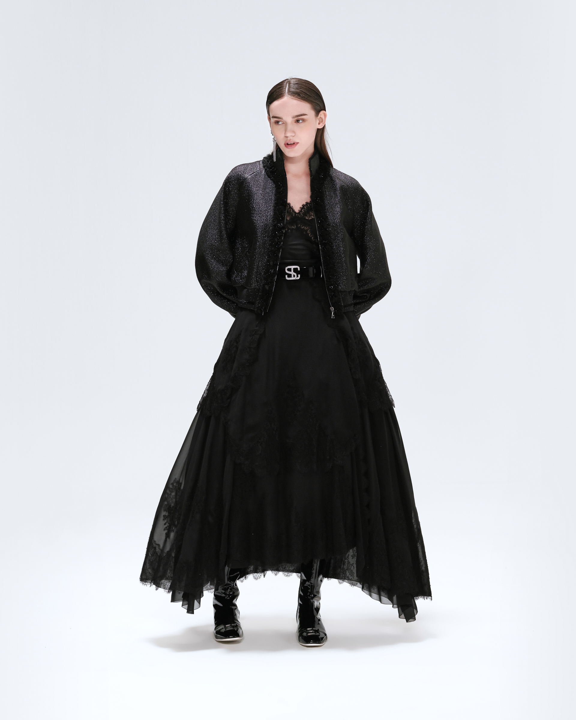 The Elegance of the Metallic Gown: A Fashionable Transformation at Your Closets Best Shop