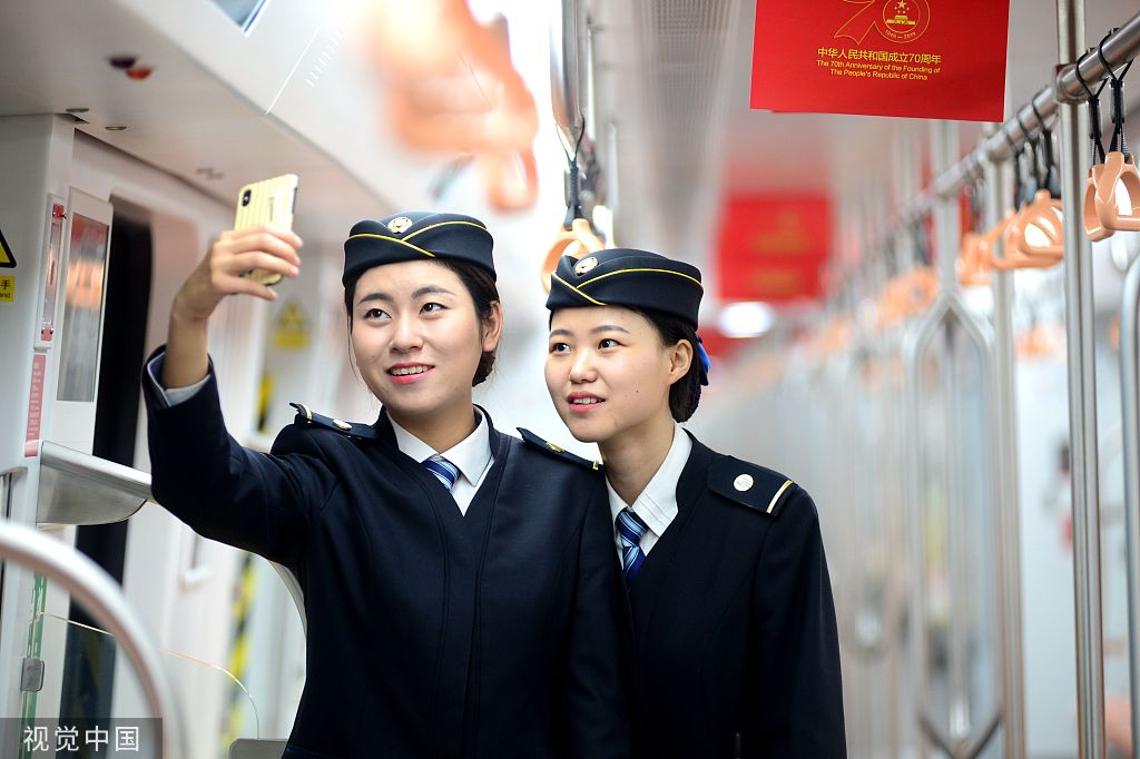 A Glimpse into the Life of Xiaoxian Meicun Hardware Store