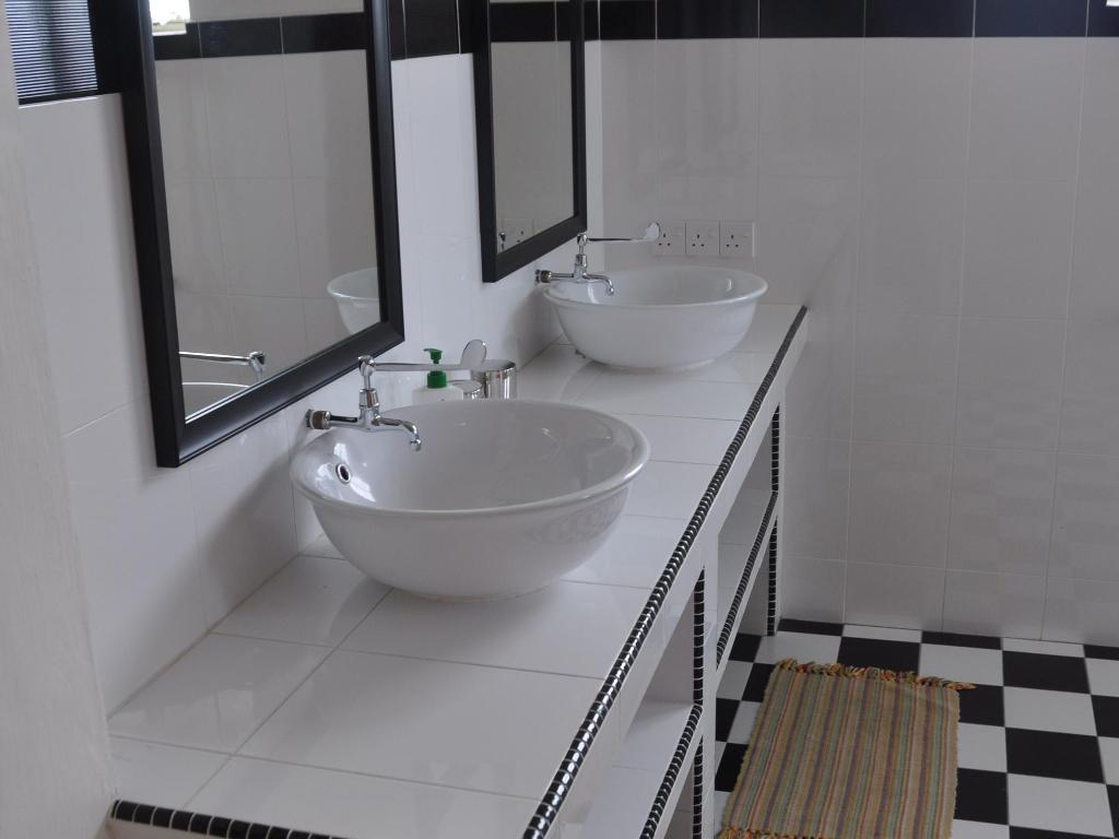 Zhaoqing Kitchen and Bathroom Hardware Manufacturers