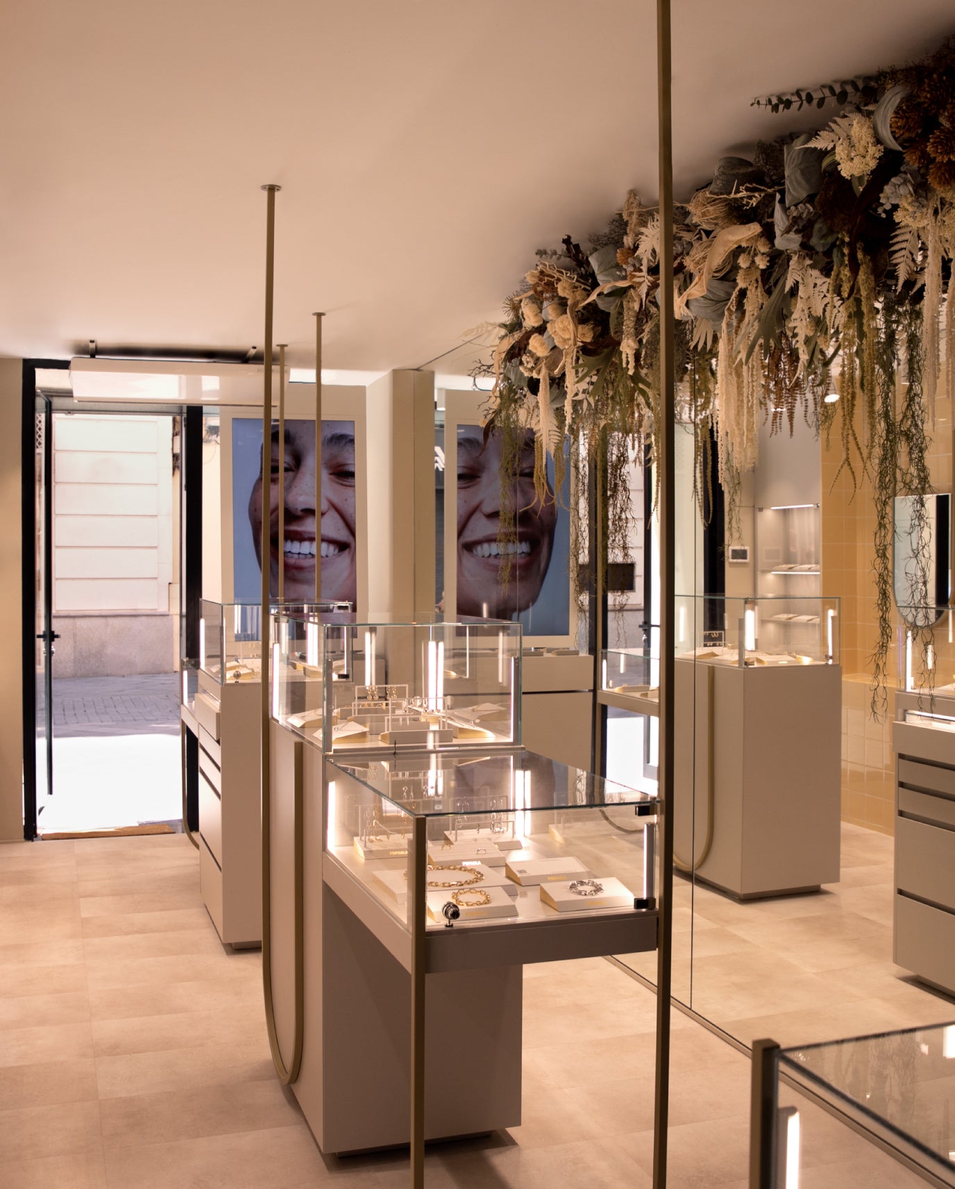Exploring the Boutique Jewelry World: Affordable Accents for Your Style