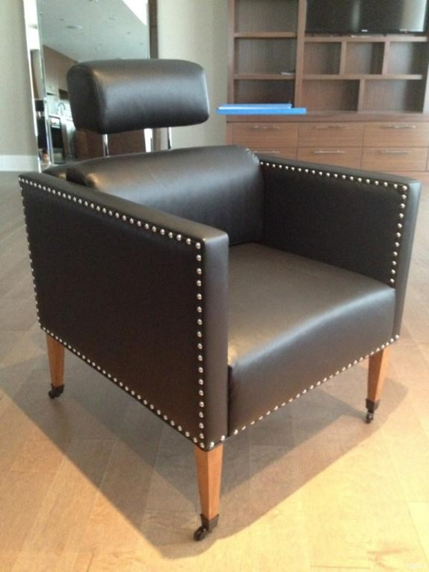 Custom Furniture Hardware - The Art of Craftsmanship