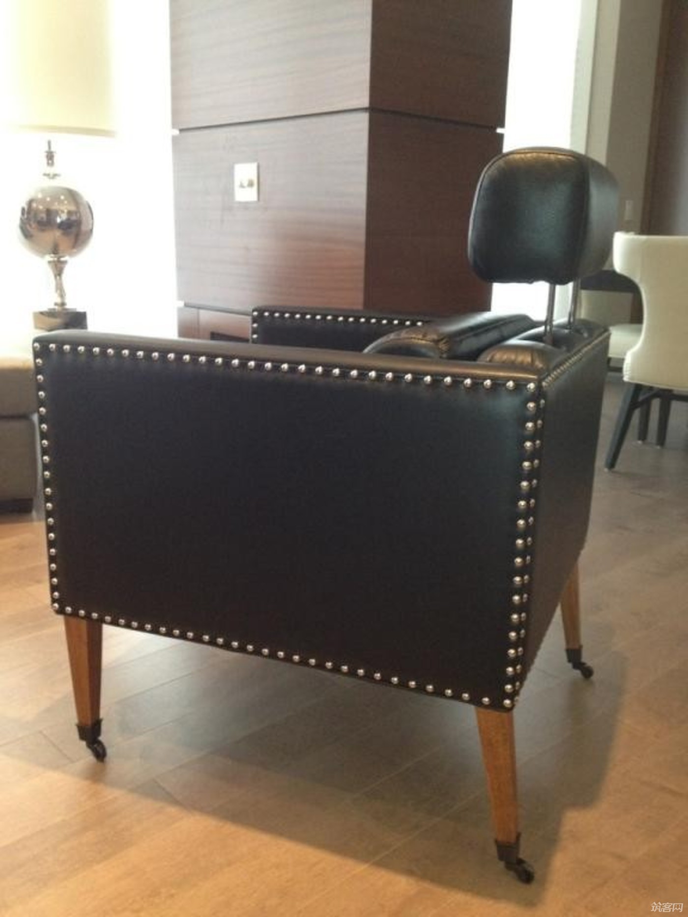 Custom Furniture Hardware - The Art of Craftsmanship