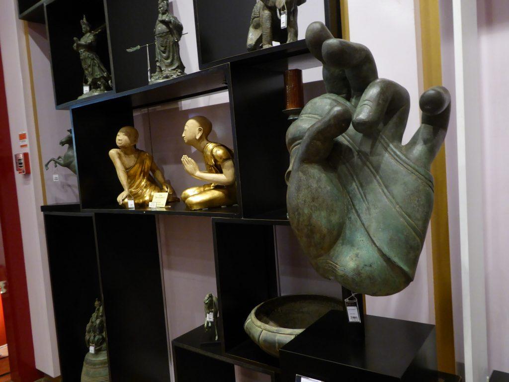 Exploring the Luzhou Wardrobe Hardware Store: A Journey to the Heart of Home Decor